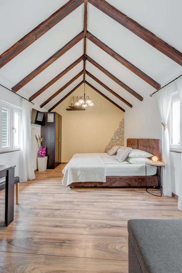 Guesthouse Imperator Сплит Экстерьер фото