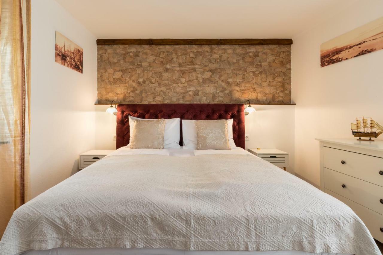 Guesthouse Imperator Сплит Экстерьер фото