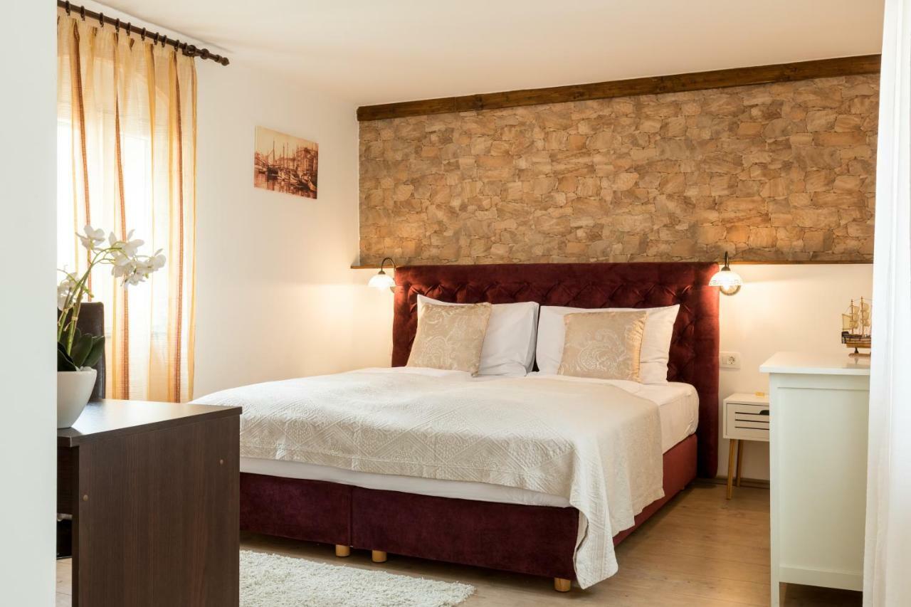 Guesthouse Imperator Сплит Экстерьер фото